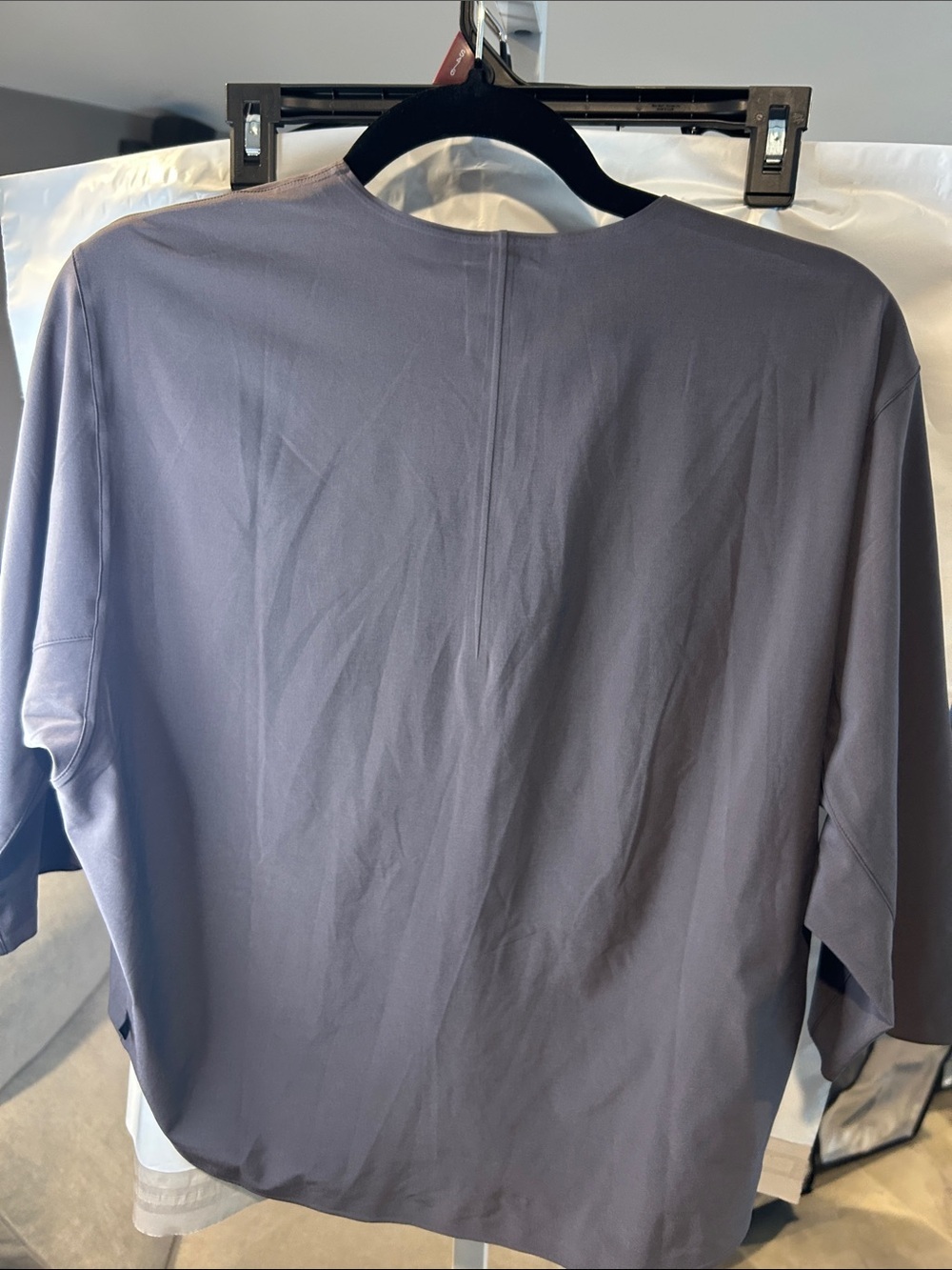 lululemon athletica Women's V-Neck Lab Top in Gray - Picture 7 of 8